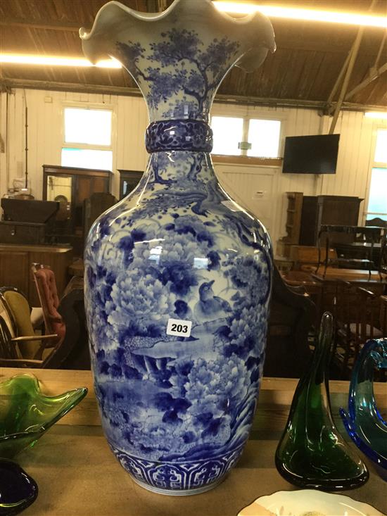 Large Chinese b & w vase